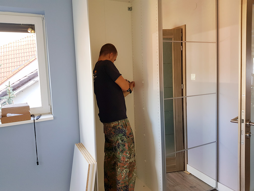 Möbelmontage von innen